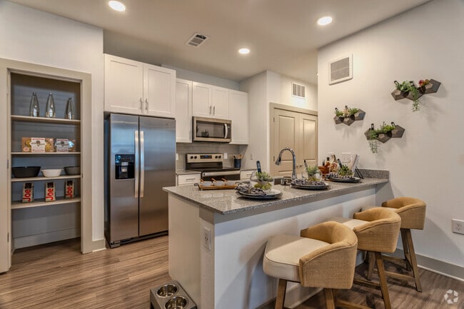 1BR,1BA - 723 SF 1A - Kitchen