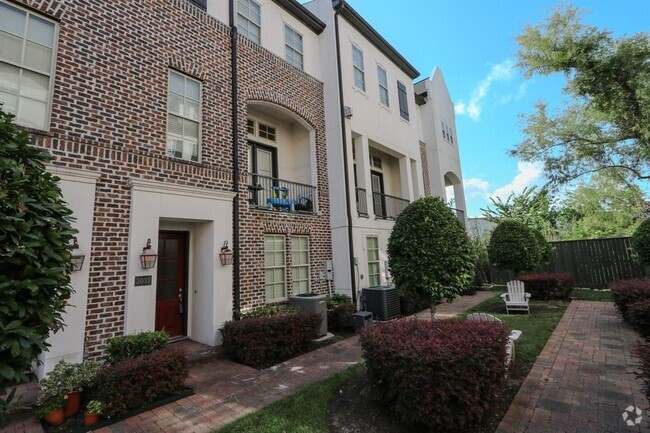 Building Photo - 2033 Fannin St Rental