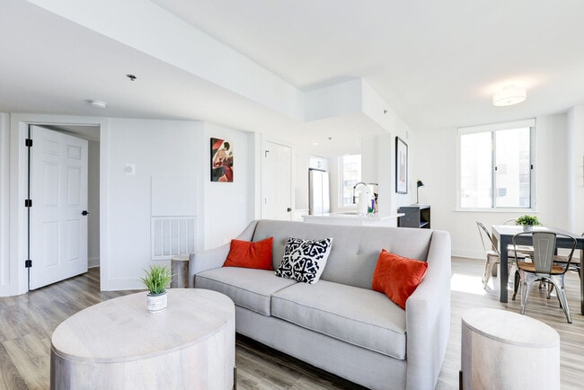 Photo - 1221 S Eads St Unidad FL10-ID1024709P