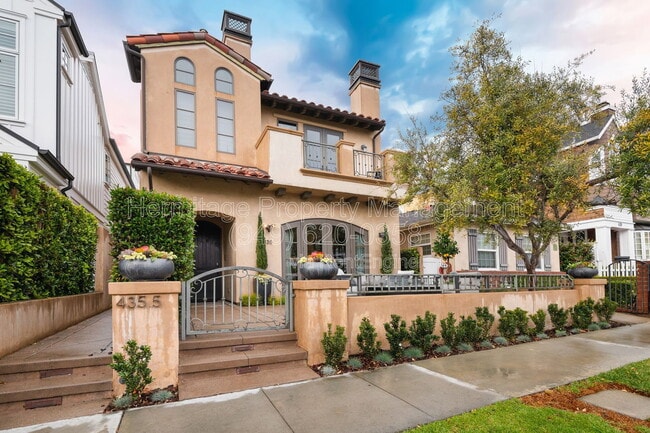 Photo - 435 1/2 Carnation Avenue