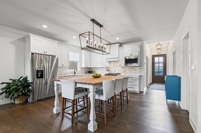 Photo - 5709 Bower Ln