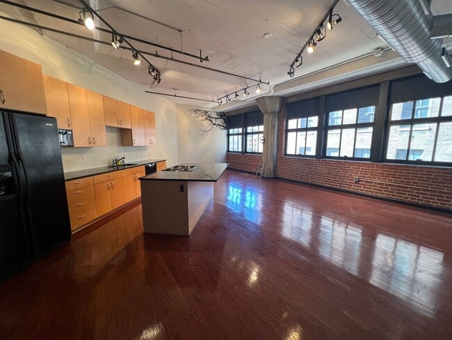 Photo - Downtown Living at Its Finest, 2 Bedroom Condo Available Now!