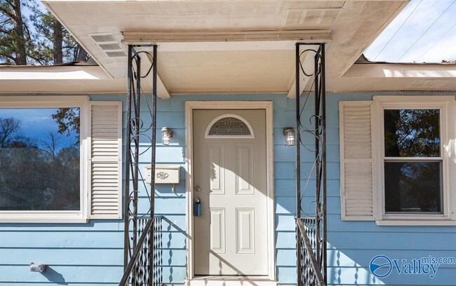 Photo - 401 12th Ave NW