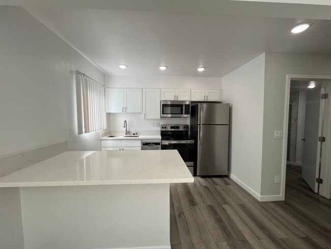 Photo - 616 North Sweetzer Avenue