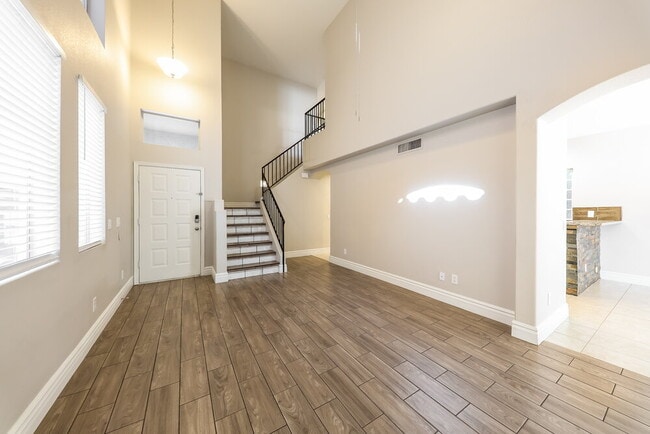 Photo - 3424 E Rockwood Dr