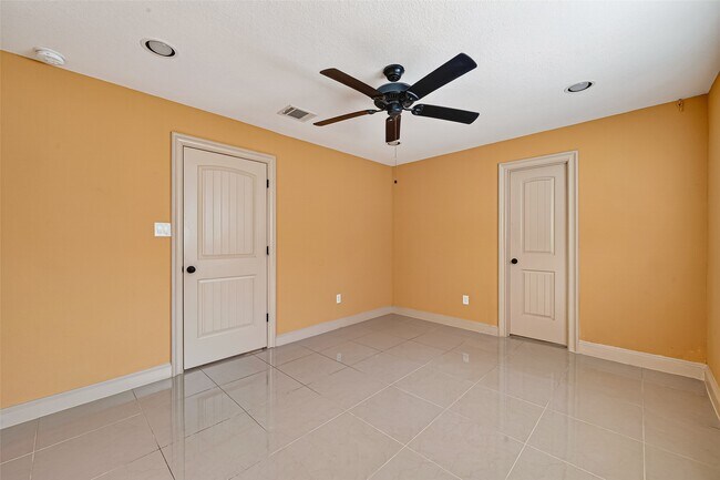 Photo - 6231 S Briar Knoll Dr