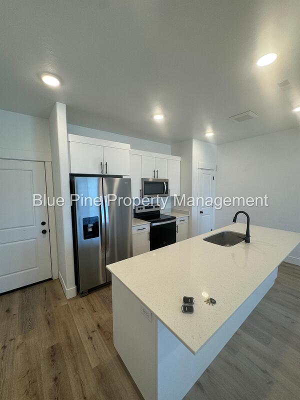 Photo - 651 S 2400 W