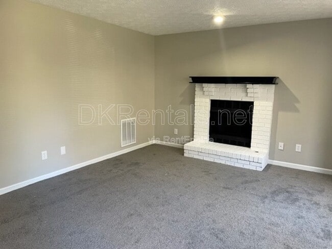 1092 Dassow Ct