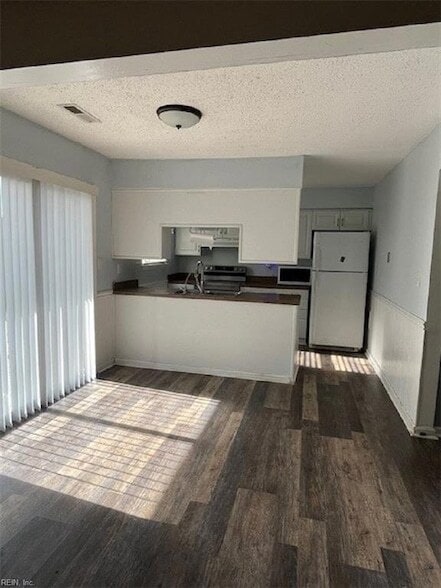 Photo - 1720 Rueger St