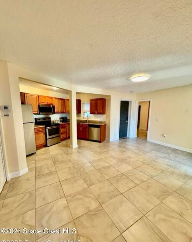 1458 Guava Ave