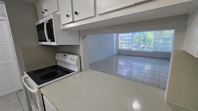 Photo - 16800 NE 15th Ave Unit 209