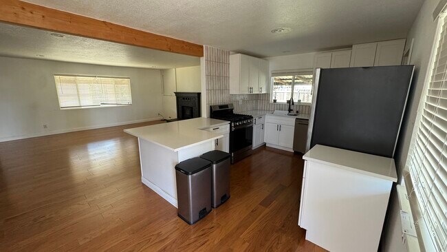 Photo - 1787 Pinon Ave