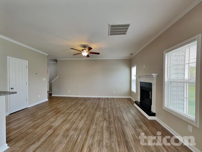 Photo - 239 Grovemere Ln