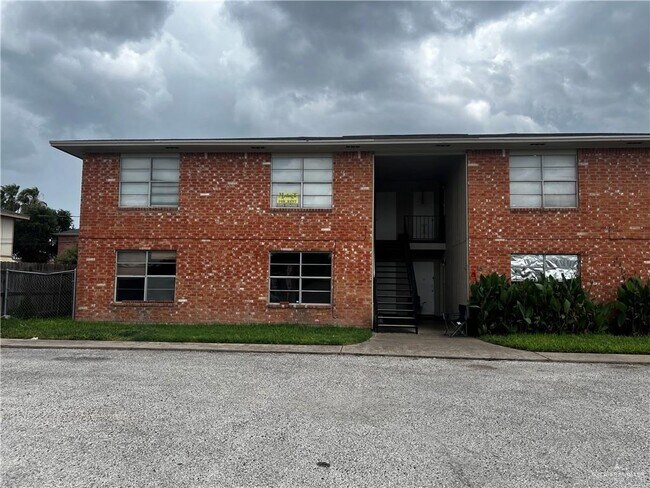 Building Photo - 7 Gastel Cir Unit A,B