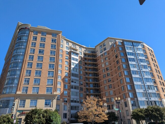 Photo - 555 Massachusetts Ave NW Unidad #907