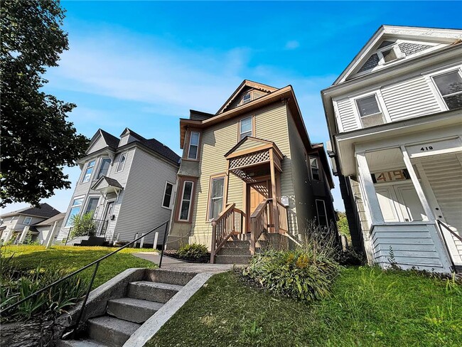 Photo - 417 Mt Ida St