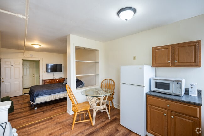 Studio - 300SF- Dining Room/Bedroom