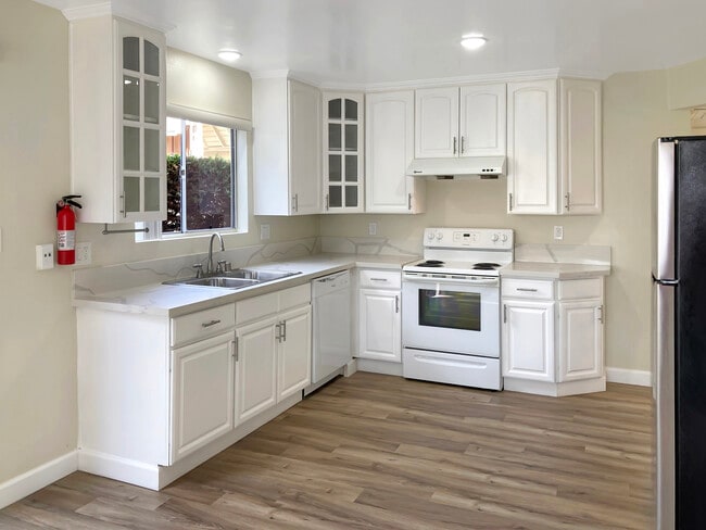 Photo - 414 N Monterey St