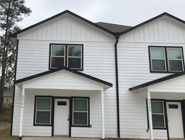 Building Photo - 8218 Parker Rd Unit A