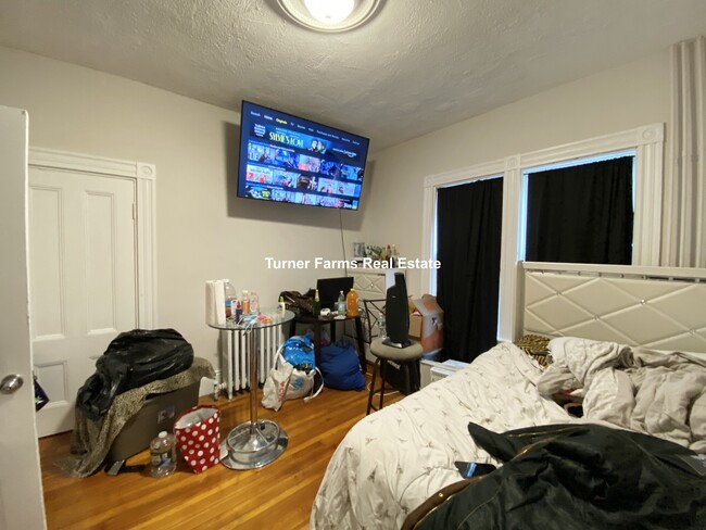 Photo - 158 Boston St Apartments