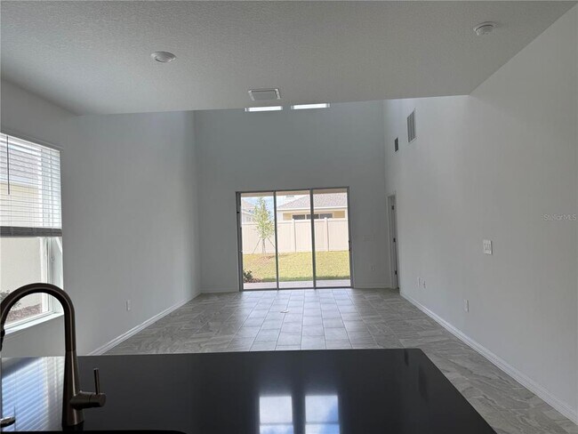 Photo - 5262 Kildare Pl