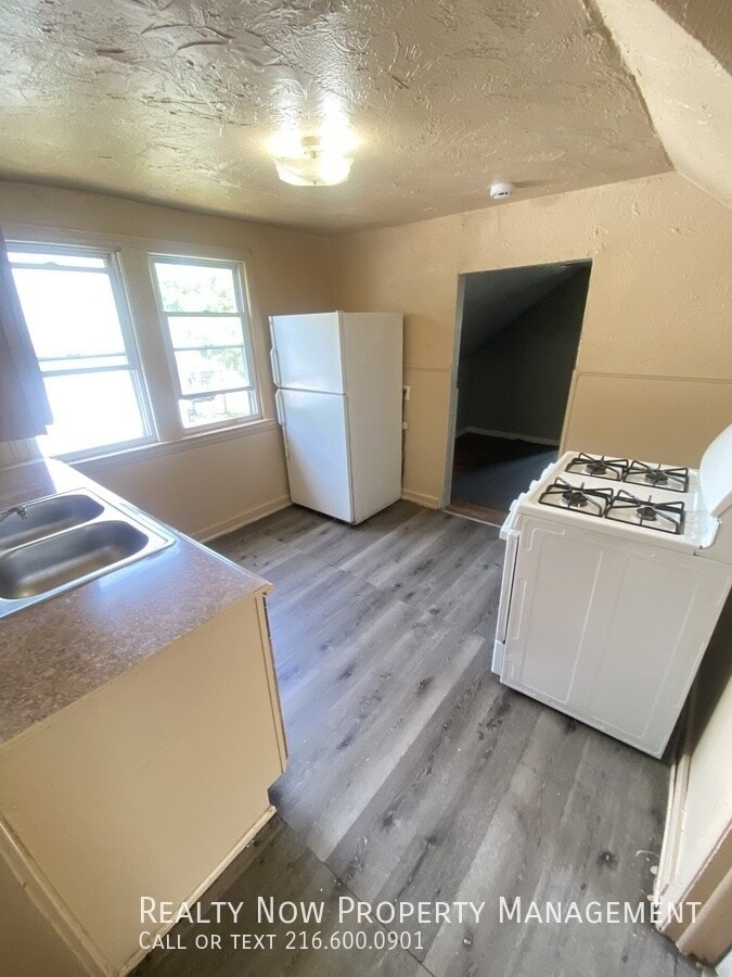 Photo - 3356 W 33rd St Unit 2