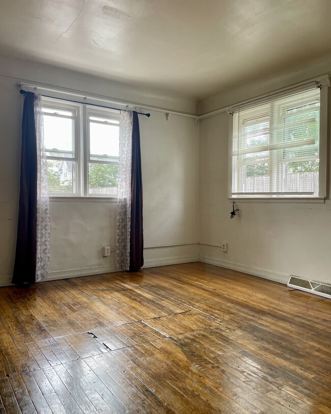 Sala de estar - 208 W 14th St Unidad #2