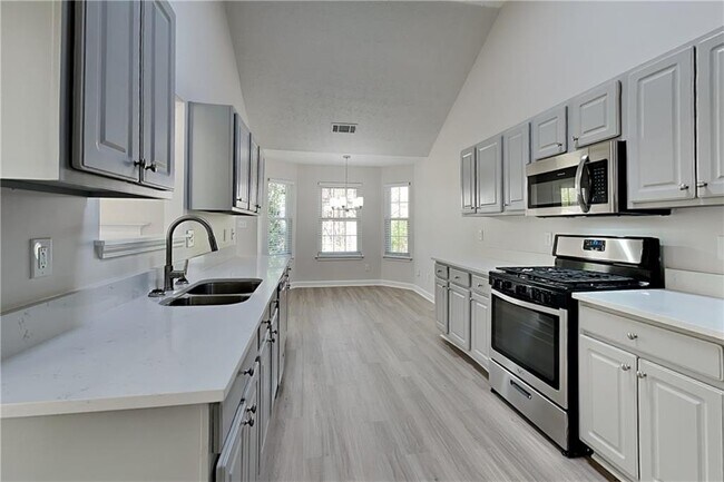 Photo - 4642 Devencrest Ln