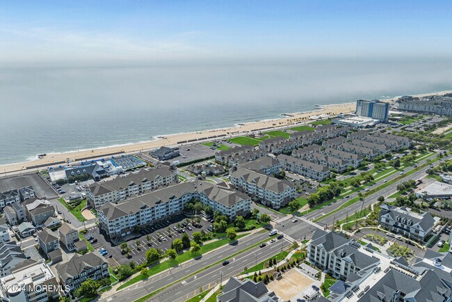 Photo - 33 Cooper Ave Unidad 215