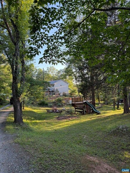 2225 Evans Cir