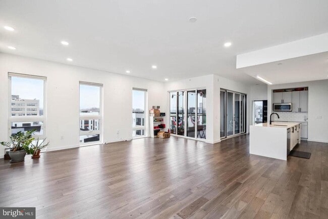 Photo - 1501 N 31st St Unidad PH1