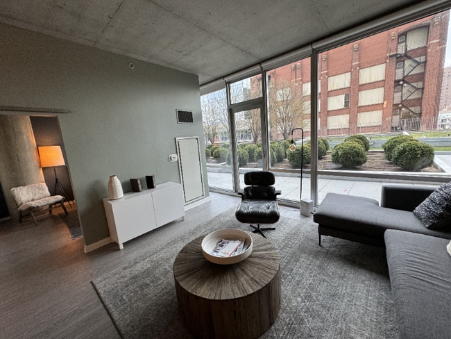 Photo - 1427 S State St