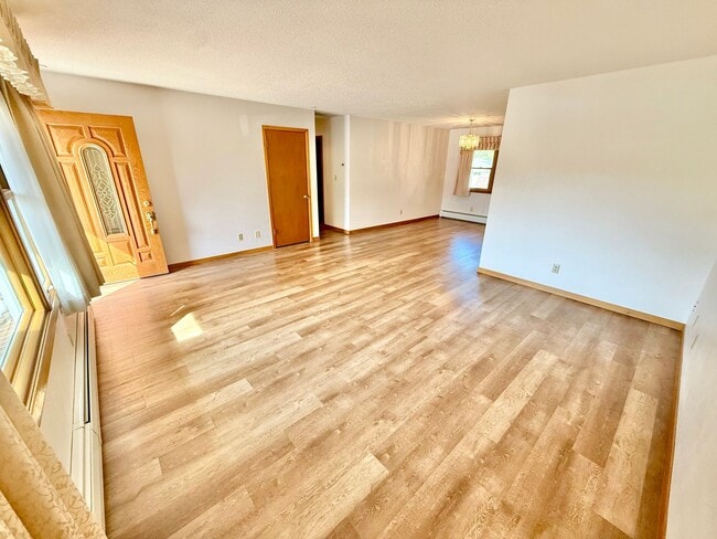 Photo - 4 Bedroom - 2 Bath Ranch Style Home with 2 car attached garage in Loveland, Colorado