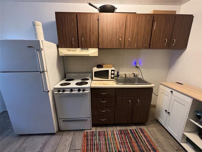 Photo - 601 N Bradley St Unit 2