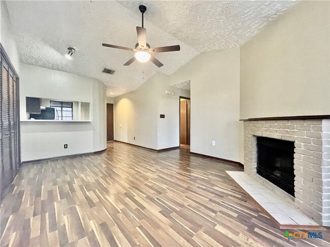 Building Photo - 430 Lindsey St Unit B2 Rental