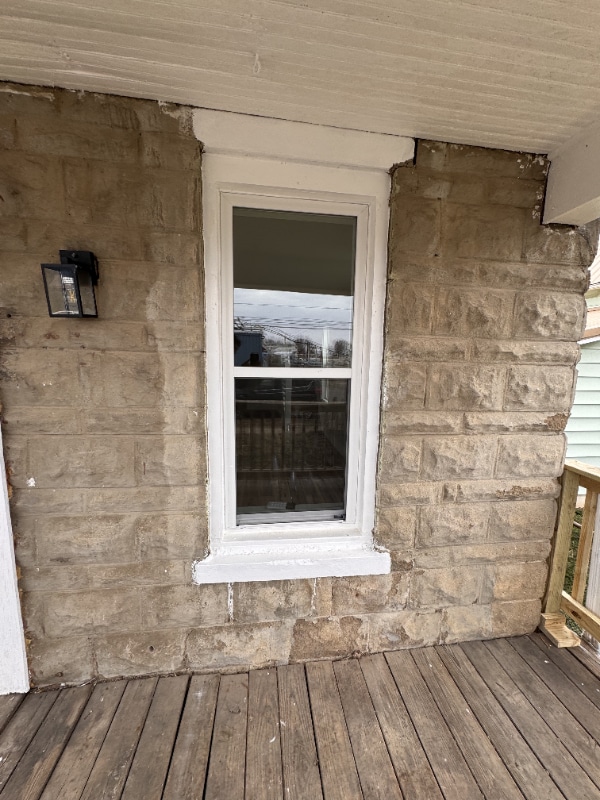 Photo - 348 Logan St