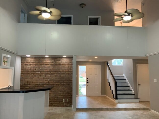 Photo - 614 Ellingham Dr