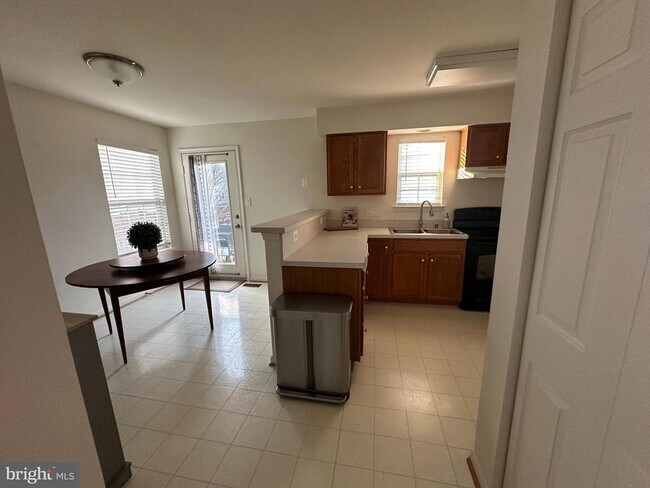 Photo - 115 Frazer Dr