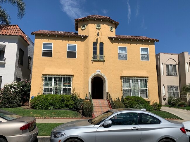 Building Photo - 454 N Ogden Dr Unit 2