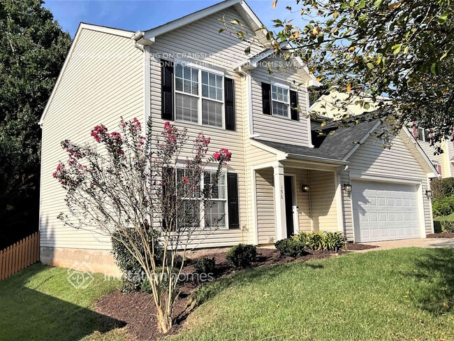 Photo - 196 Markham Dr