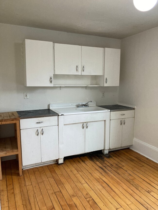 Photo - 1517 Plainfield Ave NE Unit 9