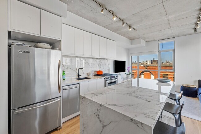 Photo - 2 Gladstone Ave