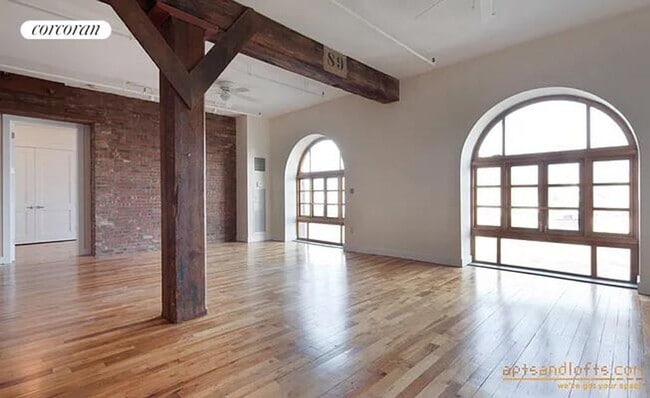 Building Photo - 275 Conover St Rental