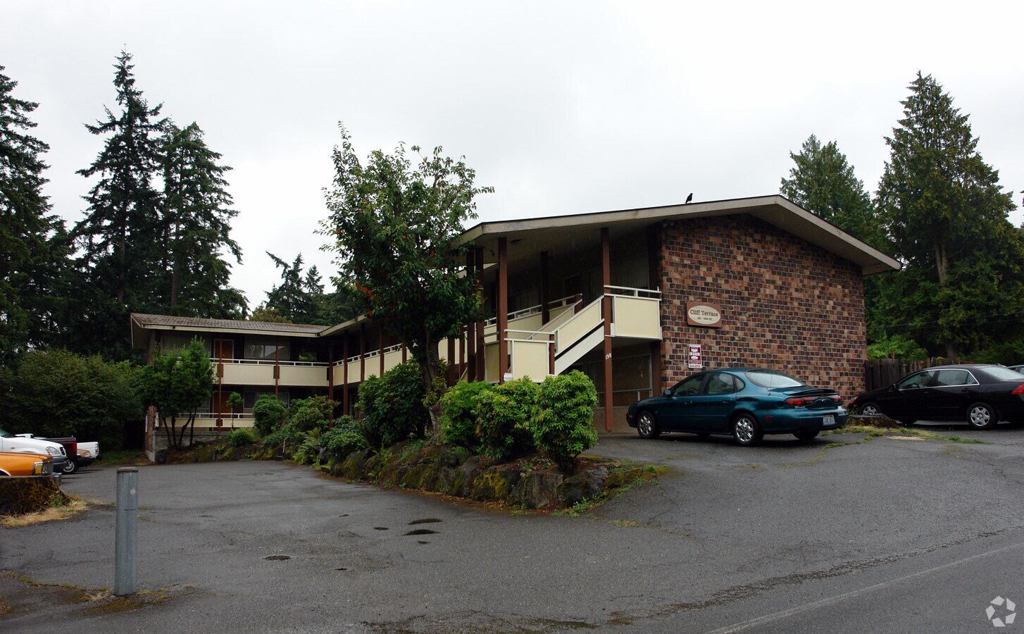 Cliff Terrace Apartments - Cliff Terrace Apartments