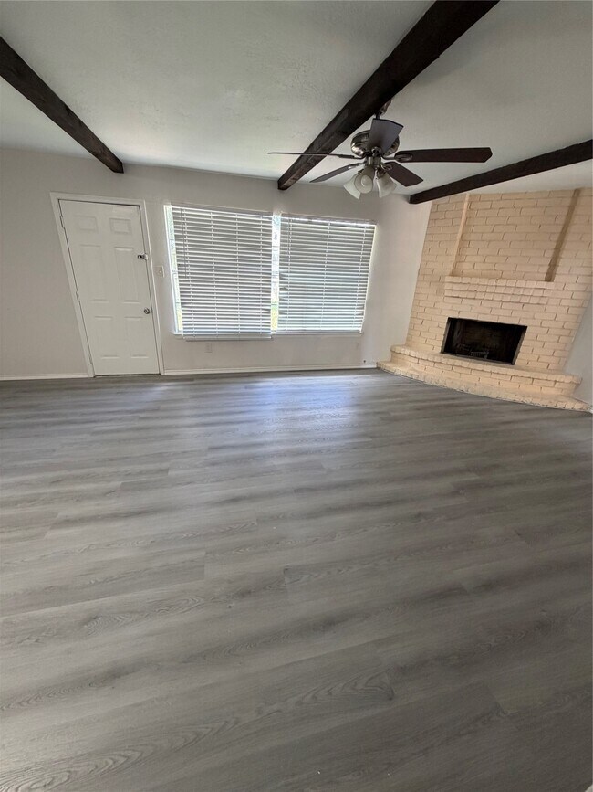 Photo - 6618 McCullum Rd