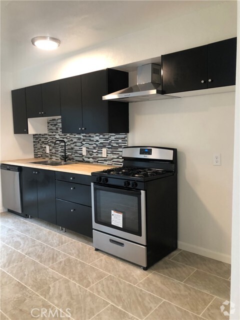Building Photo - 136 W Saginaw Way Unit 105 Rental
