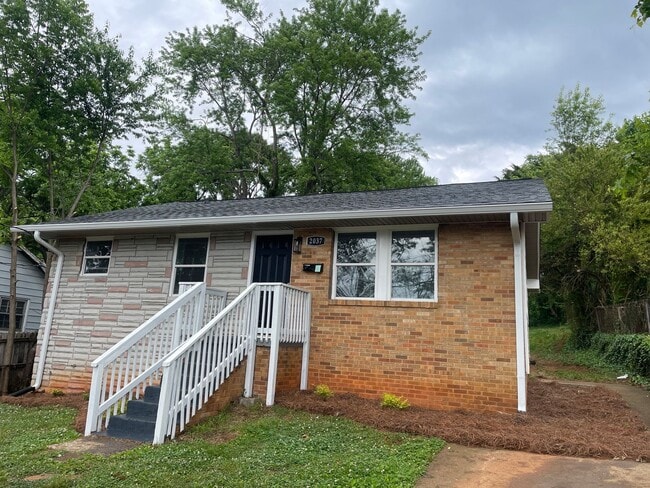 Building Photo - 2037 Althea St