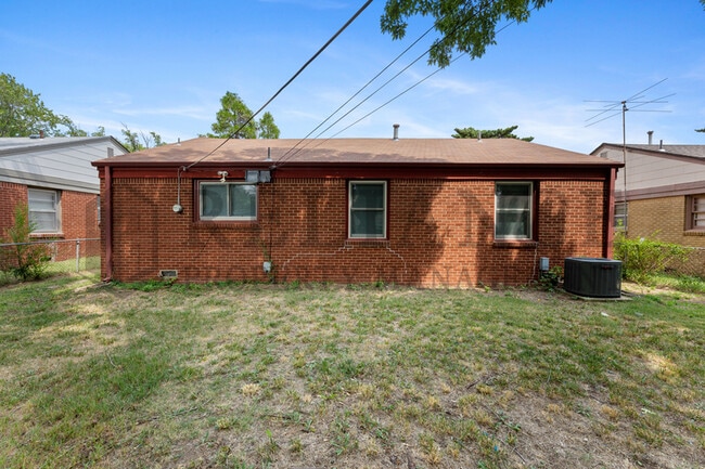 Photo - 1719 S Woodlawn St