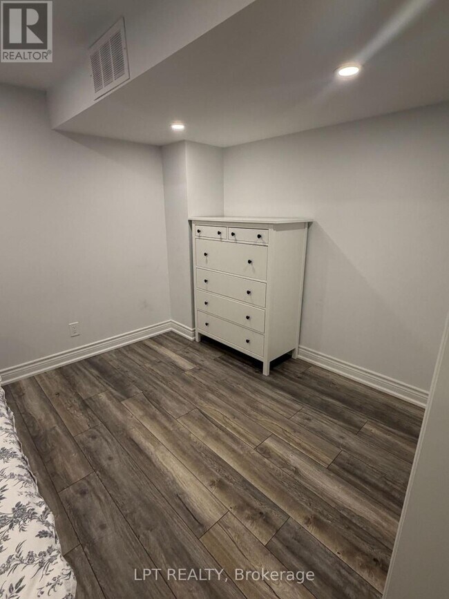 Photo - 10 Kinloch Ct