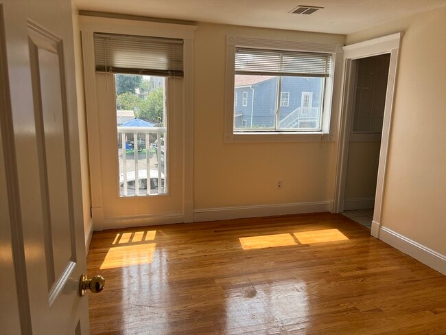 Photo - 144 Washington St Unit 3